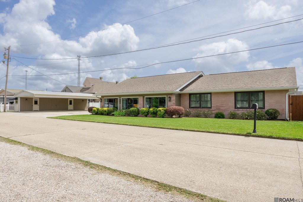 219 Canal St, Lockport, LA 70374