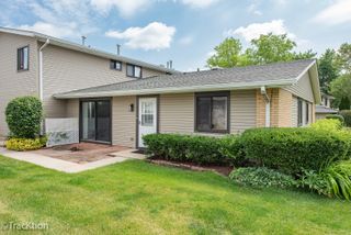 124 Fairlane Court C, Bloomingdale, IL 60108