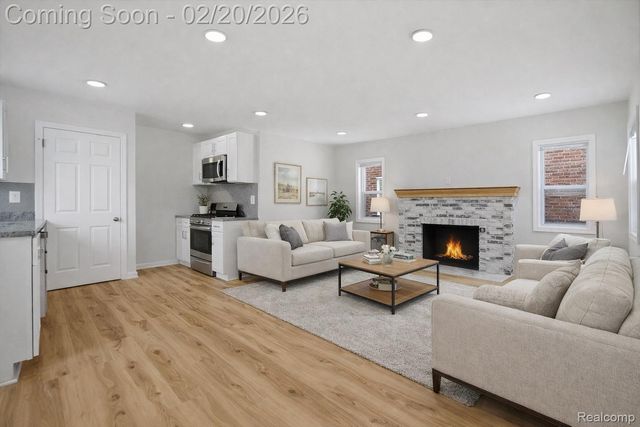 16863 Tracey Street, Detroit, MI 48235