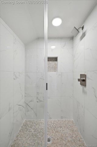 16863 Tracey Street, Detroit, MI 48235