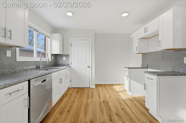 16863 Tracey Street, Detroit, MI 48235