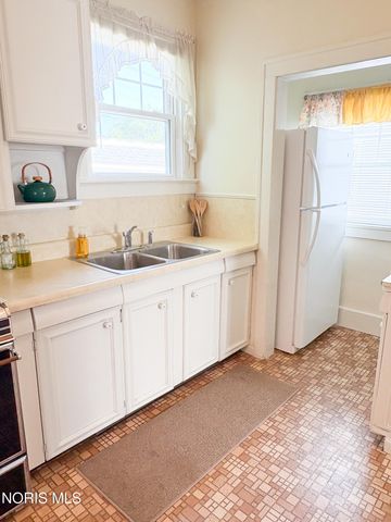 2849 Latonia Boulevard, Toledo, OH 43606