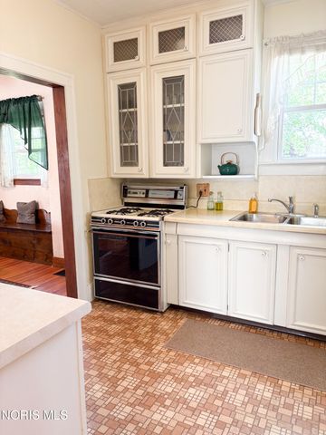 2849 Latonia Boulevard, Toledo, OH 43606