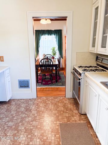 2849 Latonia Boulevard, Toledo, OH 43606