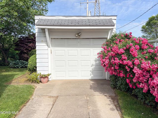 2849 Latonia Boulevard, Toledo, OH 43606