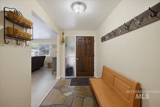 5300 N Warrington Dr., Boise, ID 83704