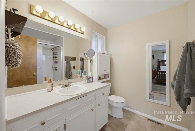 5300 N Warrington Dr., Boise, ID 83704