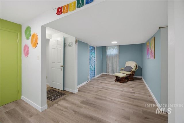 5300 N Warrington Dr., Boise, ID 83704