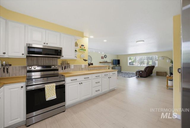 5300 N Warrington Dr., Boise, ID 83704
