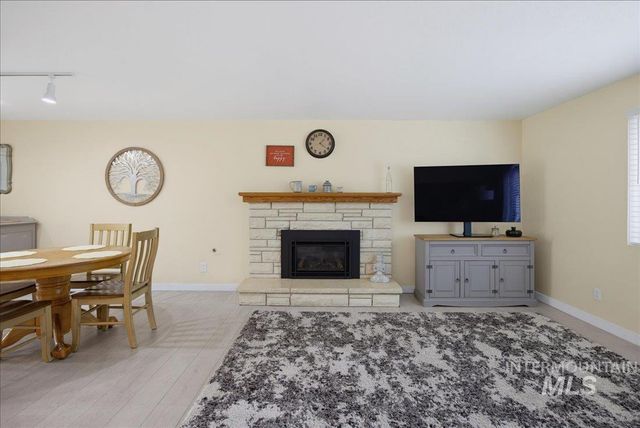 5300 N Warrington Dr., Boise, ID 83704