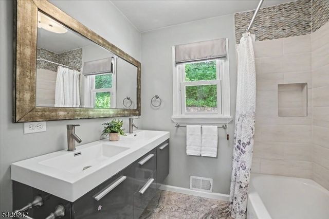 7 Molly Stark Dr, Morris Twp., NJ 07960