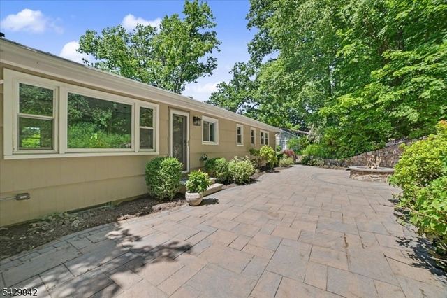 7 Molly Stark Dr, Morris Twp., NJ 07960