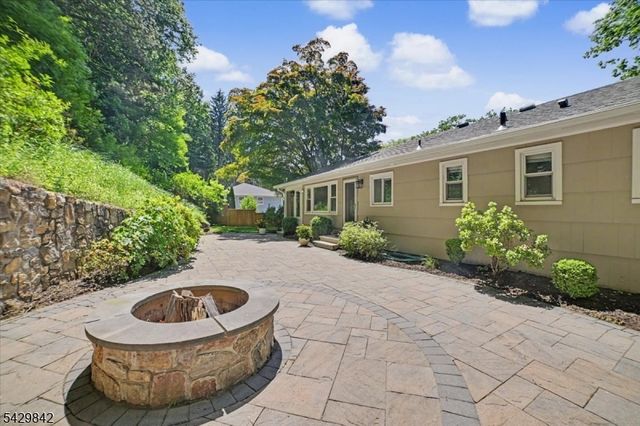 7 Molly Stark Dr, Morris Twp., NJ 07960