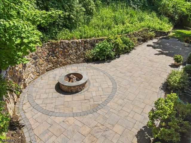 7 Molly Stark Dr, Morris Twp., NJ 07960