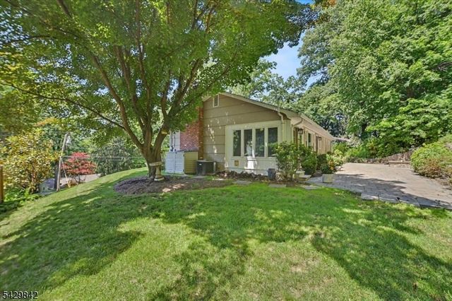 7 Molly Stark Dr, Morris Twp., NJ 07960