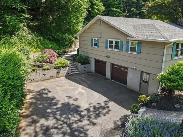 7 Molly Stark Dr, Morris Twp., NJ 07960