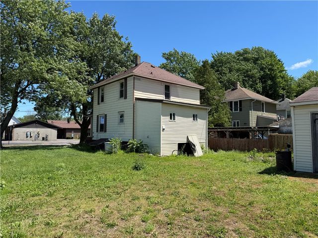 6247 Cole St, Williamson, NY 14589