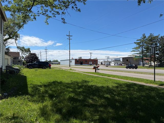 6247 Cole St, Williamson, NY 14589