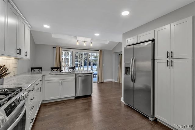 210 Breezewood Common, Amherst, NY 14051