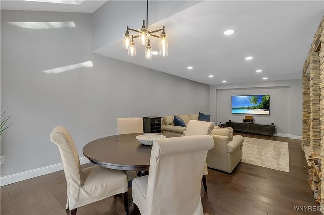 210 Breezewood Common, Amherst, NY 14051