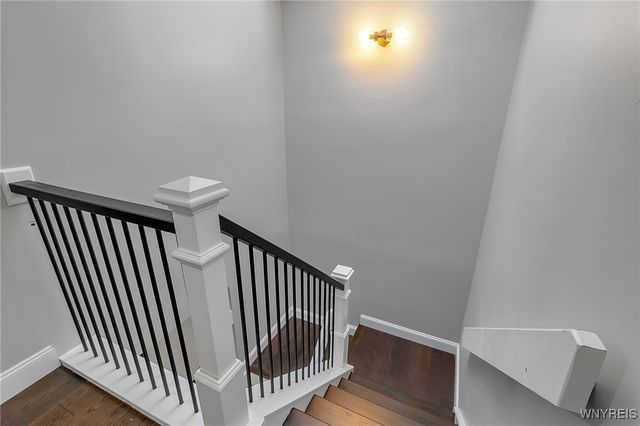 210 Breezewood Common, Amherst, NY 14051