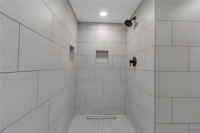 210 Breezewood Common, Amherst, NY 14051