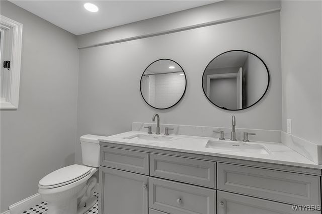 210 Breezewood Common, Amherst, NY 14051