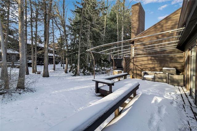 210 Breezewood Common, Amherst, NY 14051