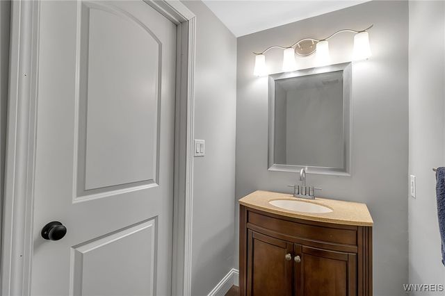 210 Breezewood Common, Amherst, NY 14051