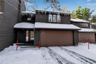 210 Breezewood Common, Amherst, NY 14051