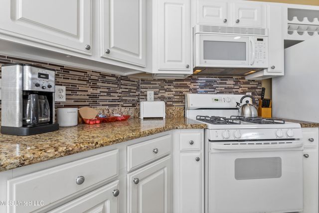 2252 Beach Drive, 205, Gulfport, MS 39507