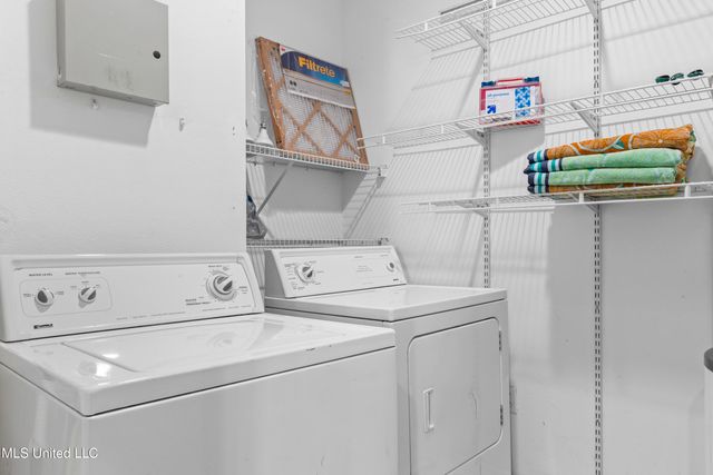 2252 Beach Drive, 205, Gulfport, MS 39507