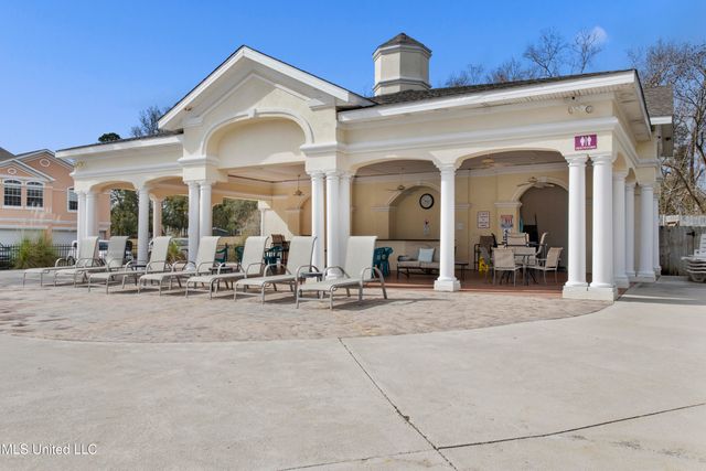 2252 Beach Drive, 205, Gulfport, MS 39507