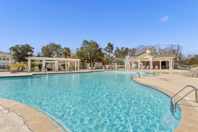 2252 Beach Drive, 205, Gulfport, MS 39507