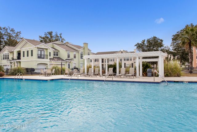 2252 Beach Drive, 205, Gulfport, MS 39507