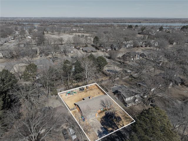 10019 Meandering Way, Fort Smith, AR 72903