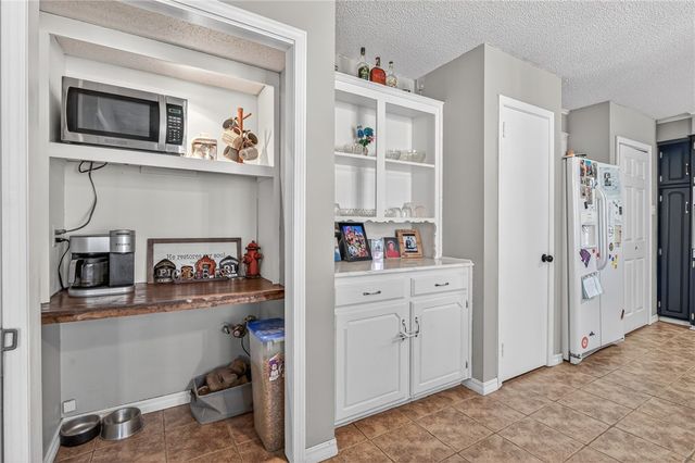 10019 Meandering Way, Fort Smith, AR 72903