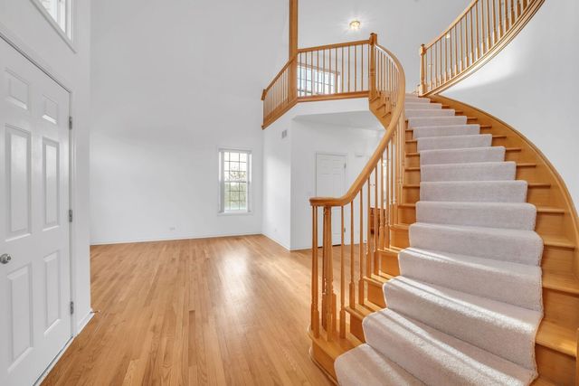 523 W Ruhl Road W, Palatine, IL 60074