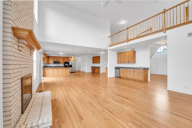 523 W Ruhl Road W, Palatine, IL 60074