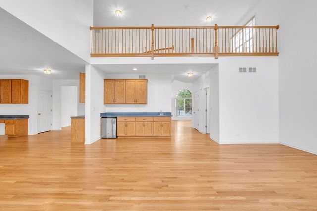 523 W Ruhl Road W, Palatine, IL 60074
