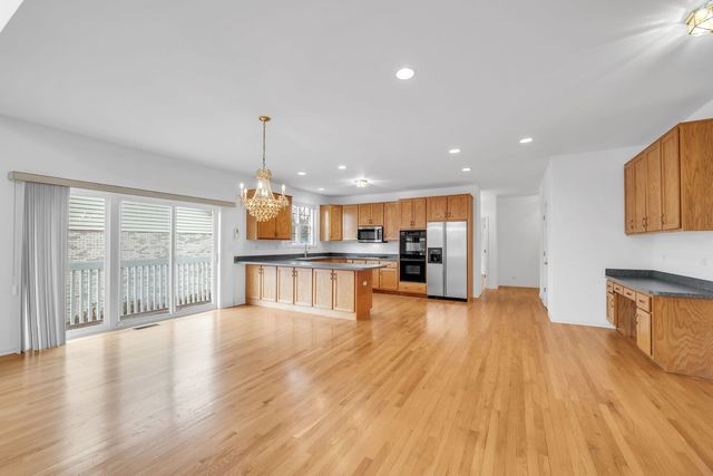 523 W Ruhl Road W, Palatine, IL 60074