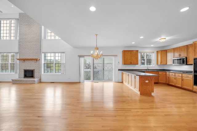 523 W Ruhl Road W, Palatine, IL 60074