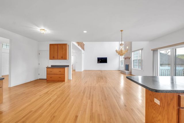 523 W Ruhl Road W, Palatine, IL 60074