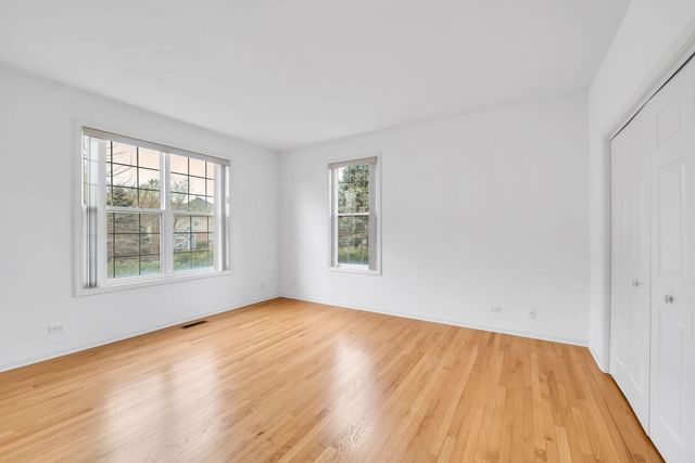523 W Ruhl Road W, Palatine, IL 60074