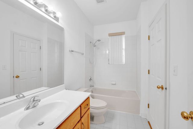 523 W Ruhl Road W, Palatine, IL 60074