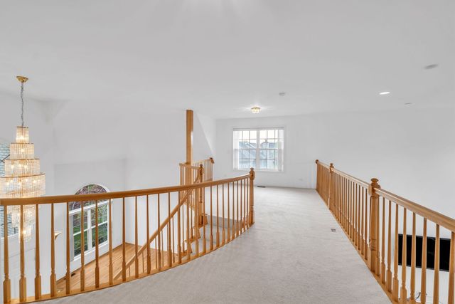 523 W Ruhl Road W, Palatine, IL 60074
