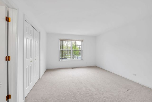 523 W Ruhl Road W, Palatine, IL 60074