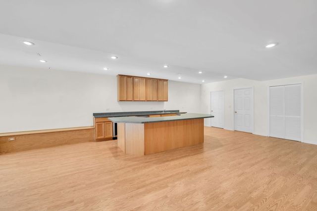 523 W Ruhl Road W, Palatine, IL 60074