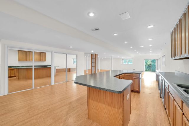 523 W Ruhl Road W, Palatine, IL 60074