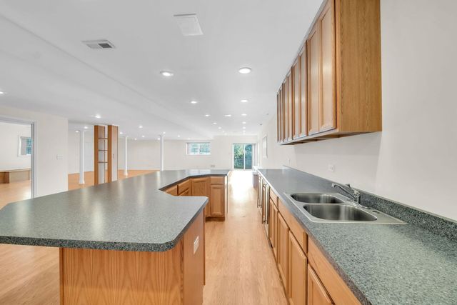 523 W Ruhl Road W, Palatine, IL 60074